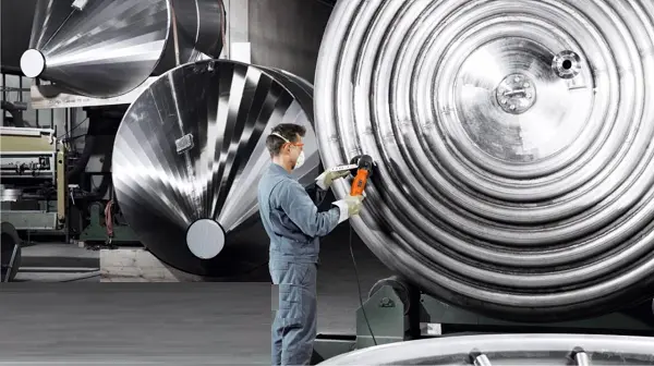 Sản xuất hóa chất xi mạ và xử lý bề mặt kim loại